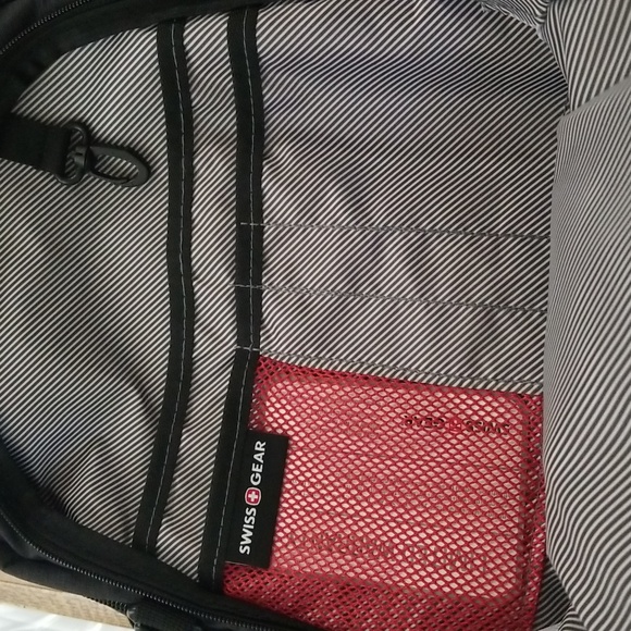 NEW! SWISSGEAR Scan Smart TSA Laptop and USB Power Plug 18.5" Backpack - NWOT - Picture 8 of 16